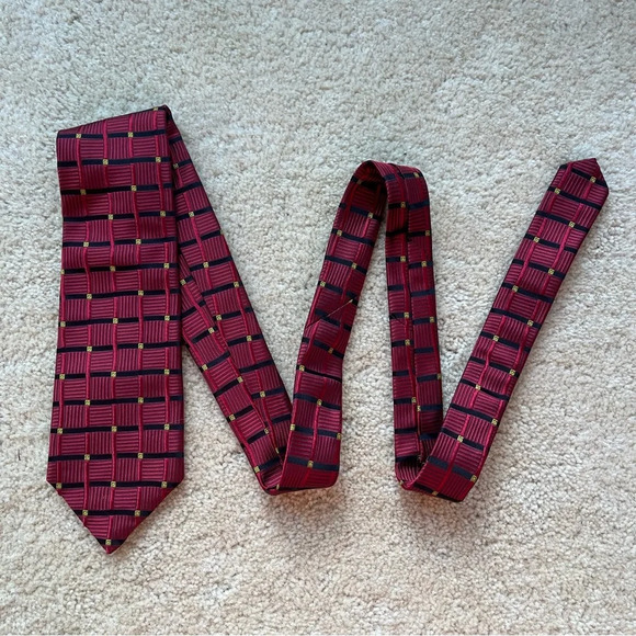 Robert Talbott Peabody Ltd. Dark Red 100% Silk Tie - EUC - Geometric - Hand Sewn - Picture 1 of 7